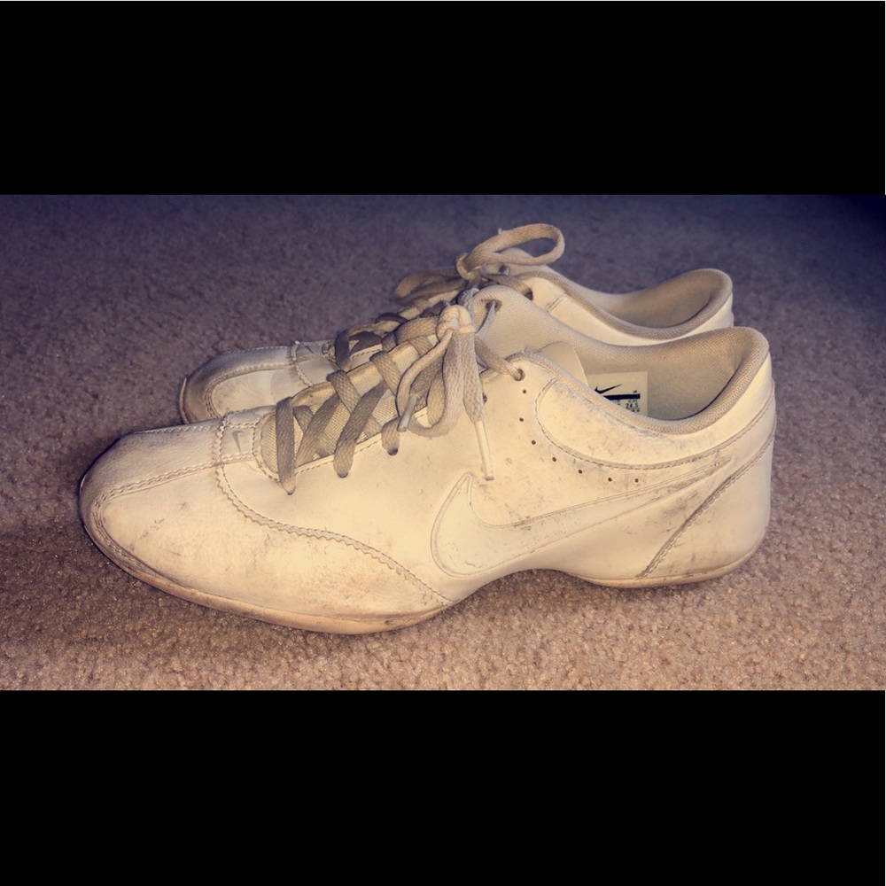 Cheer shoes